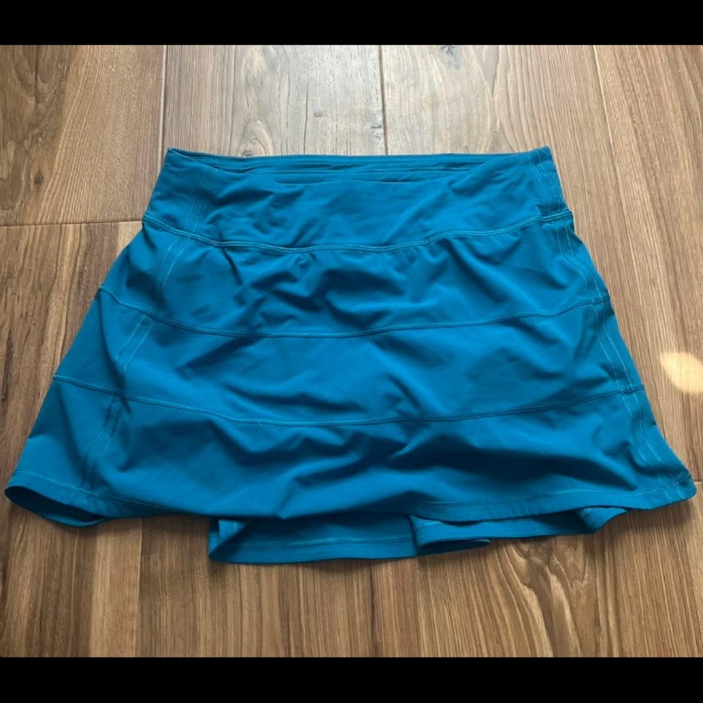Lululemon pace rival skirt